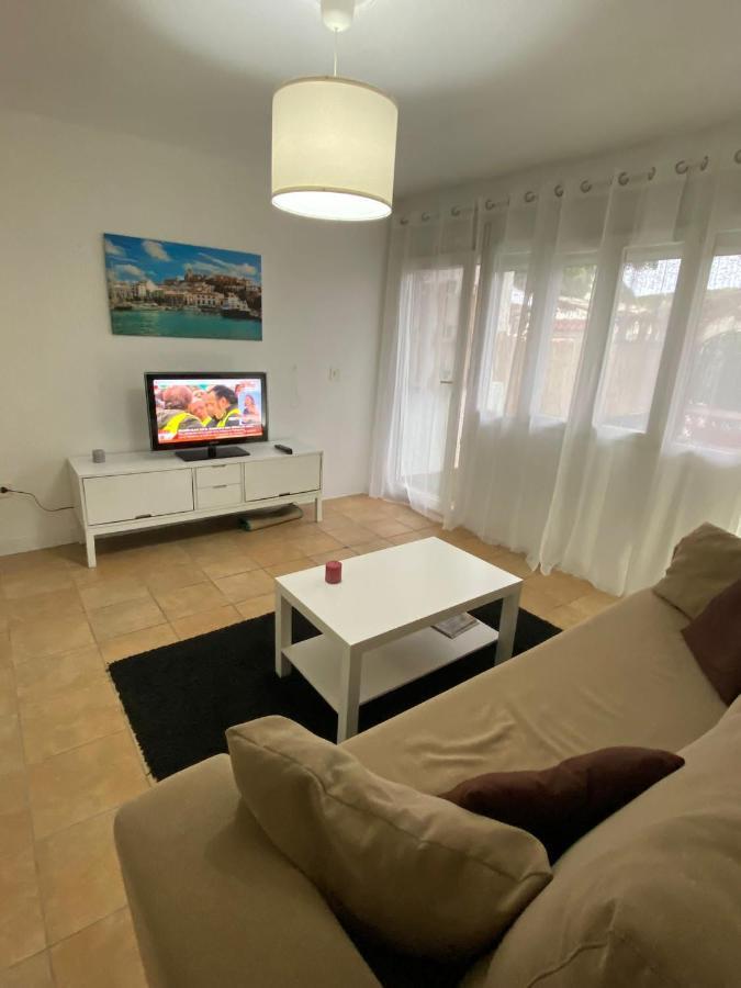 Apartamento A 5Min De Ushuaia, Hi Y Frente De La Playa Den Bossa Lägenhet Sant Jordi de ses Salines Exteriör bild